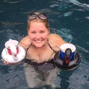 Meet your Posher, Kayla