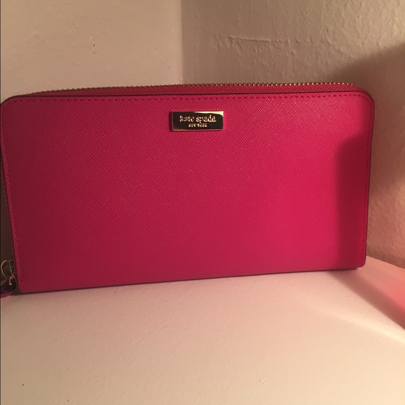Kate Spade pink wallet ❤️ - Picture 1 of 4