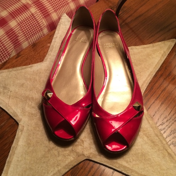 Size 8 1/2 Stuart Weizman Red patent leather flats