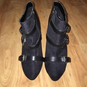 NWOT Sam & Libby Buckle Boots size 10