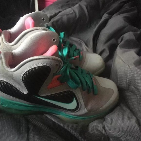 Lebron 9 - Picture 2 of 4