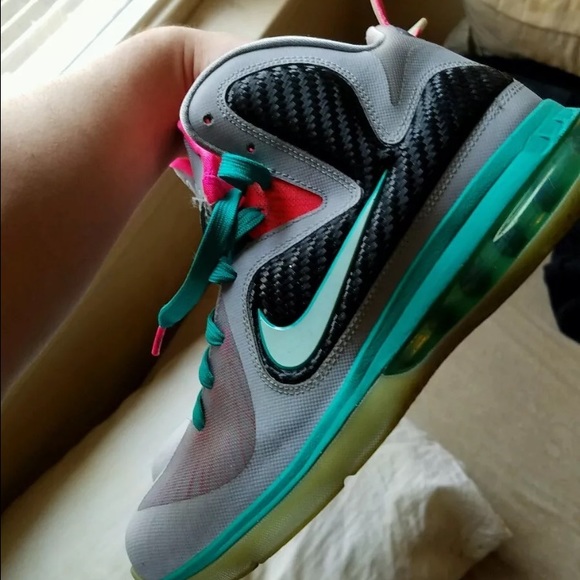 Lebron 9 - Picture 4 of 4
