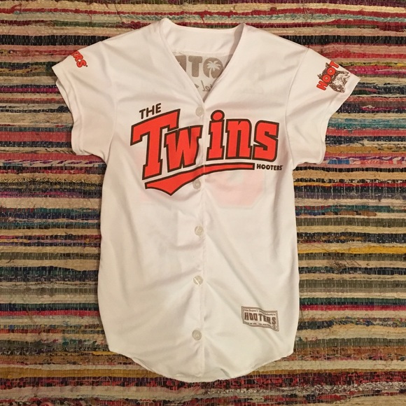 Hooters jersey