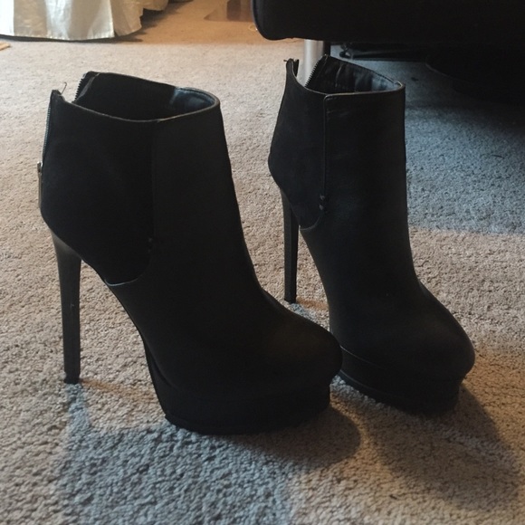 NWOT Forever 21 Booties