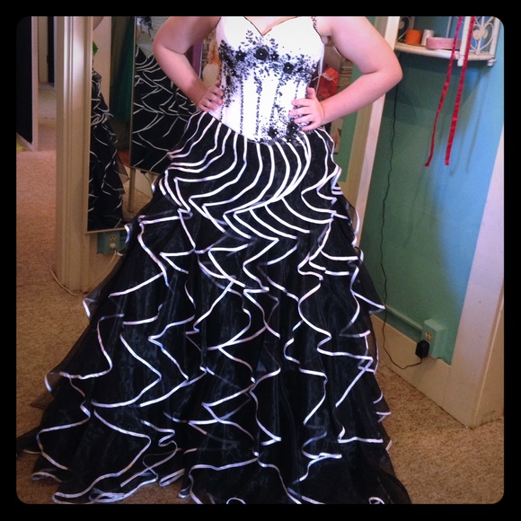 Black and white prom dress