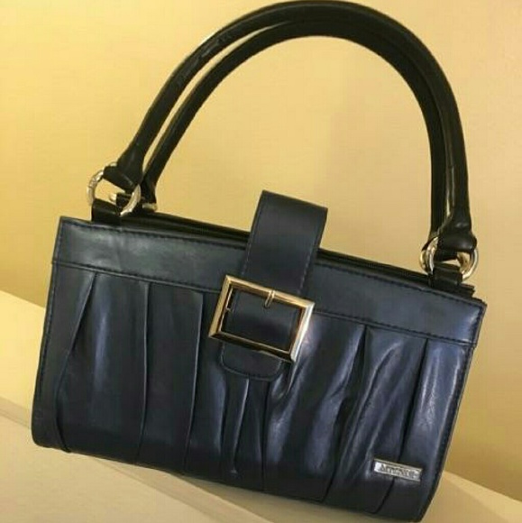 NWOT Miche Bag With Blue Cover