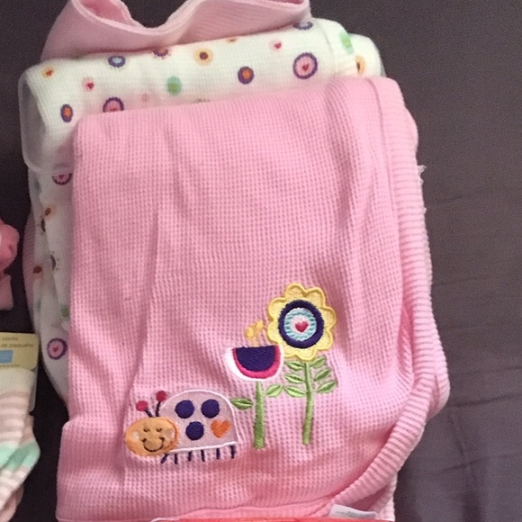 Newborn Baby girl items! Diapers, blankets & more - Picture 2 of 4