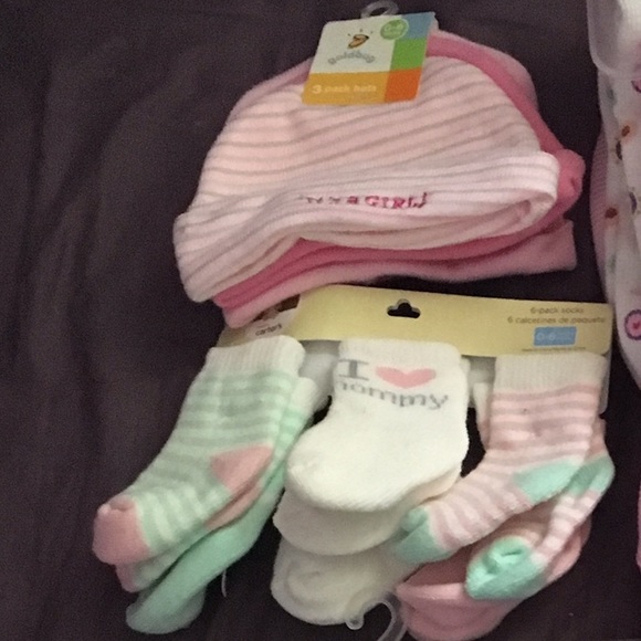 Newborn Baby girl items! Diapers, blankets & more - Picture 4 of 4