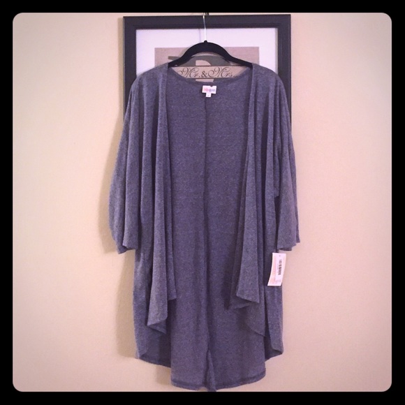 NWT! LuLaRoe Small Lindsay Kimono