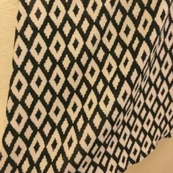 Pattern Crop Top - Picture 3 of 3