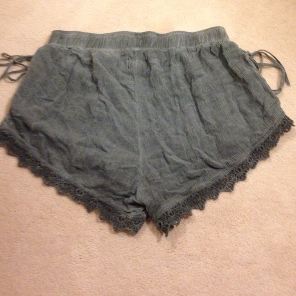 Dark gray shorts beachy🌞 - Picture 2 of 3