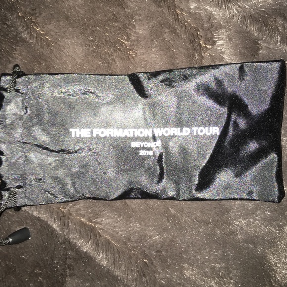 Beyoncé-Formation world Tour VIP sunglasses