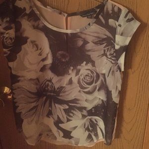 Sheer floral pattern short sleeve shirt
