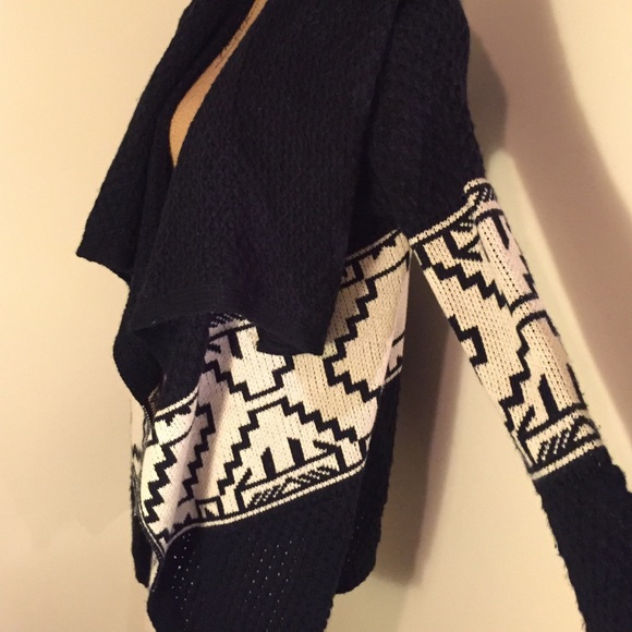 COZY CASUAL SWEATER - Picture 2 of 4