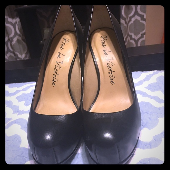 HOT Pour La Victoire black pumps