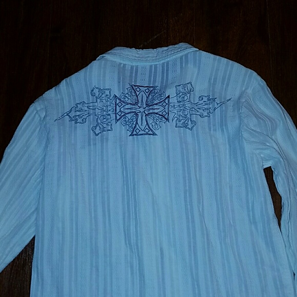 Very cool button up shirt - Picture 2 of 2