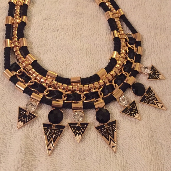 Black woven statement gold necklace - Picture 2 of 4