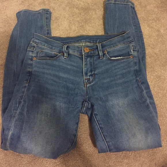 Super cute low waist blue jeans