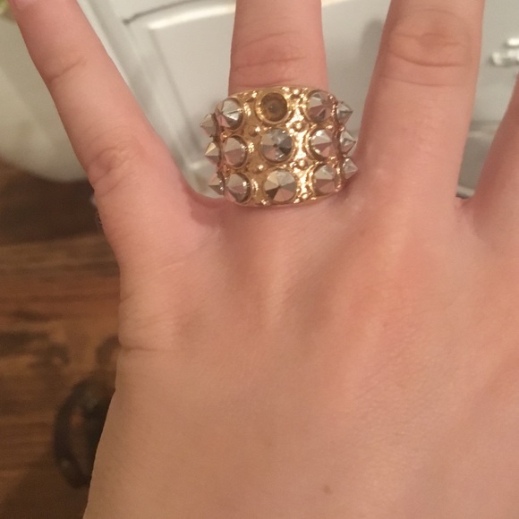 COOL GOLD SPIKE RING - Picture 3 of 3