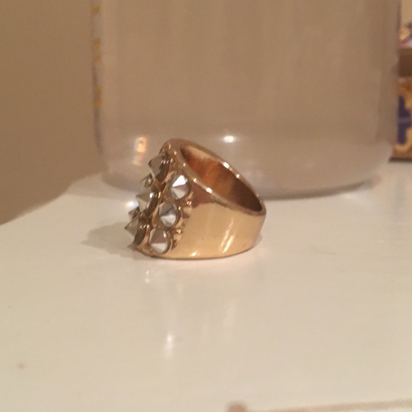 COOL GOLD SPIKE RING - Picture 2 of 3