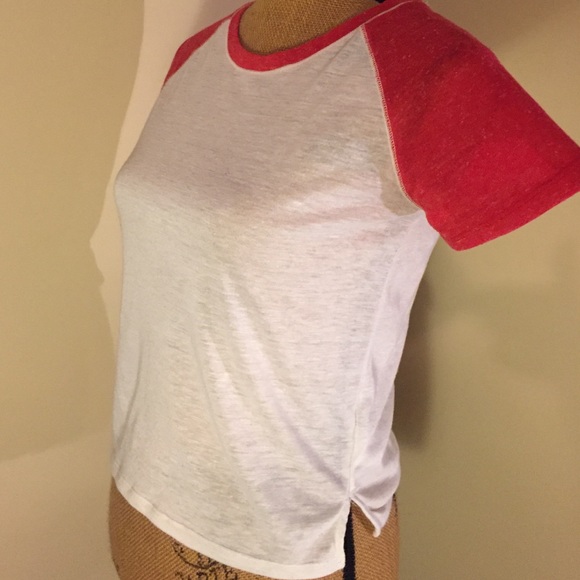 URBAN OUTFITTERS CLASSIC TEE - Picture 2 of 4