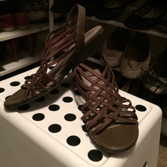 Brown Impo stretch sandals