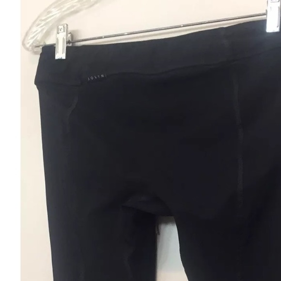 ⚡️ISO⚡️ Jolyn Capri or legging old style - Picture 4 of 5