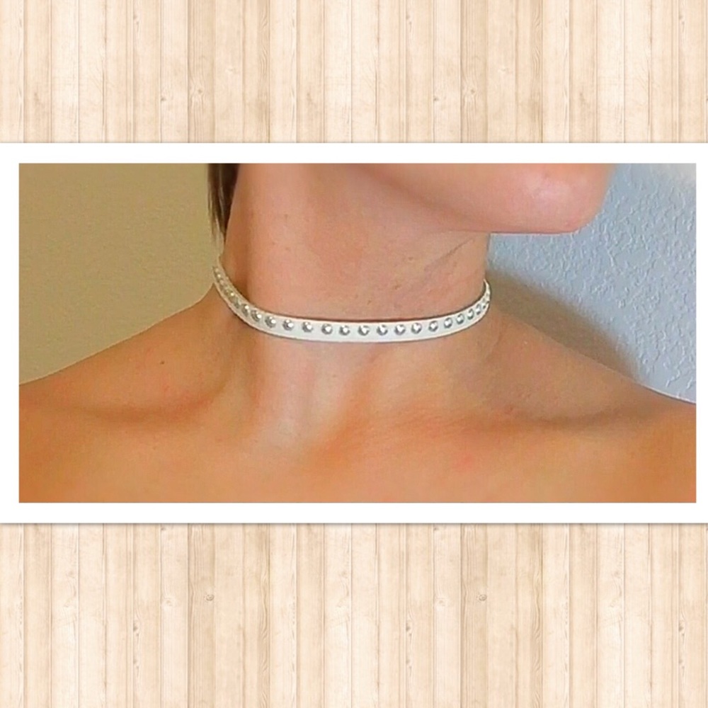 💡Silver Accented Leather Choker◻️