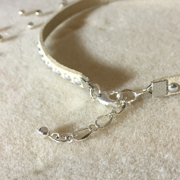 💡Silver Accented Leather Choker◻️ - Picture 3 of 4