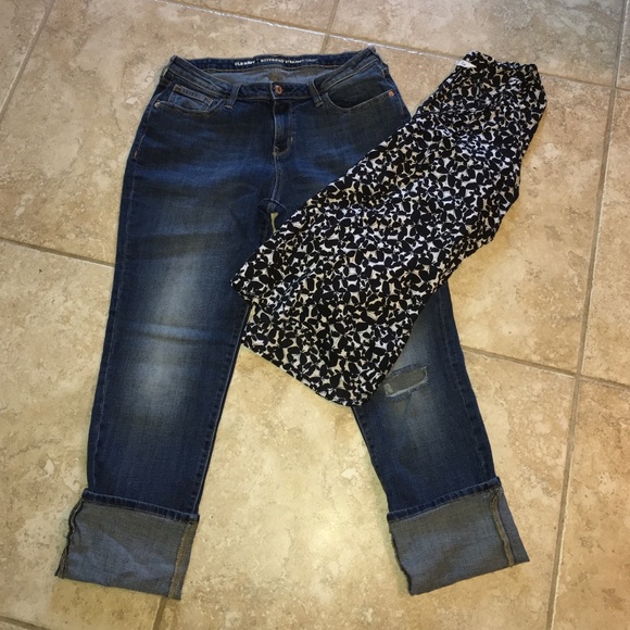 Old navy boyfriend distressed Capri