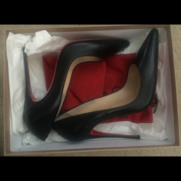 Ladies so Kates high heel pumps. Black leather