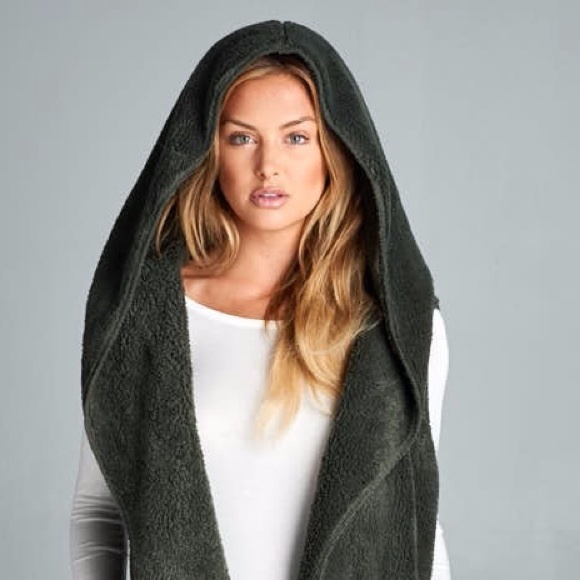 💚Faux Fur Plush Vest with Pockets - Picture 2 of 4