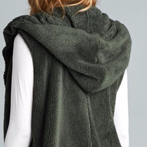 💚Faux Fur Plush Vest with Pockets - Picture 4 of 4