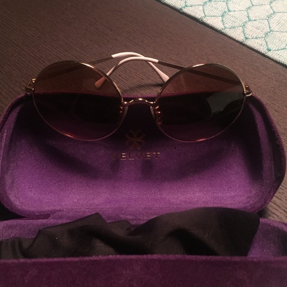 Rose lens & gold round sunglasses