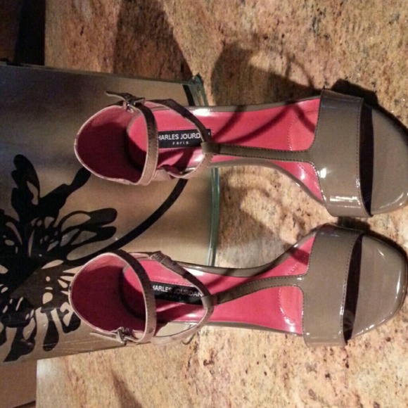 Shoes - Picture 1 of 4