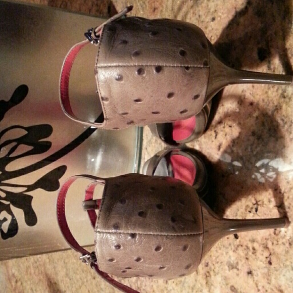 Shoes - Picture 3 of 4