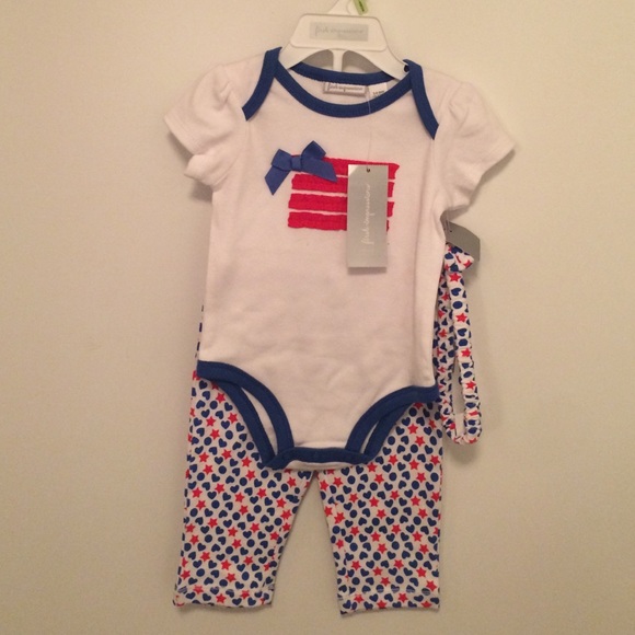 BNWT First Impressions 3pc set. Size 3-6mos