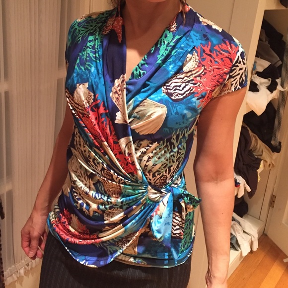 Cache Tops - Beautiful cache sea print blouse
