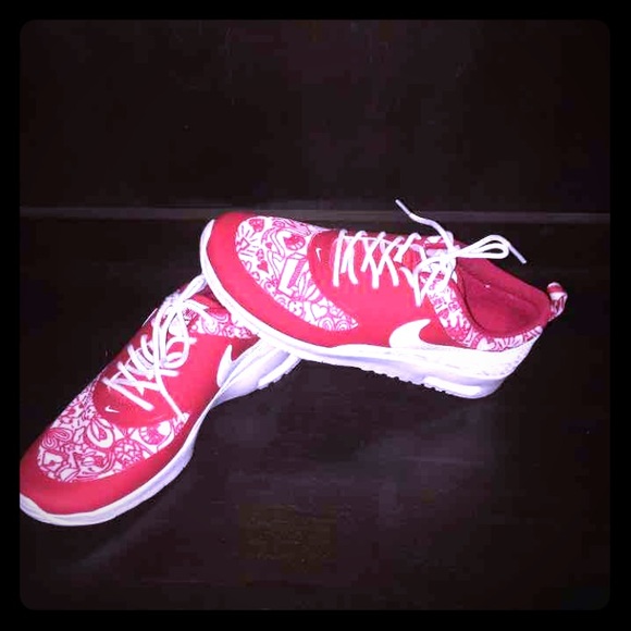 Nike Shoes - Nike Air Max Thea (GS) University Red Love 😍❤️❤️