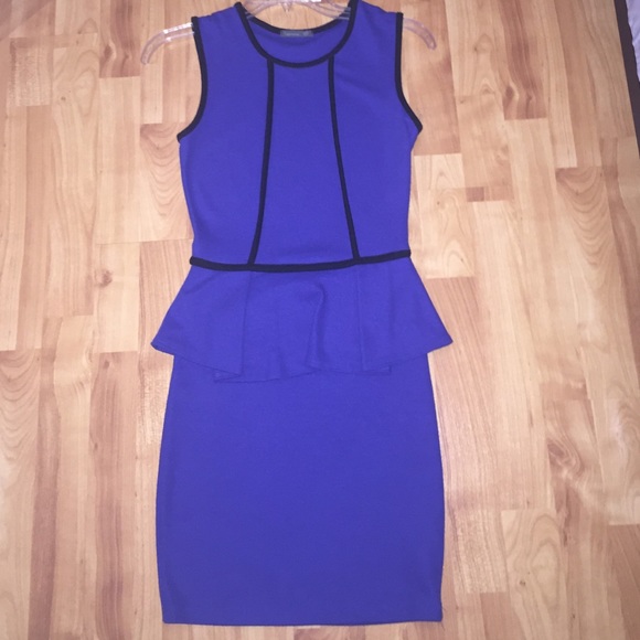 Soprano black and blue dress