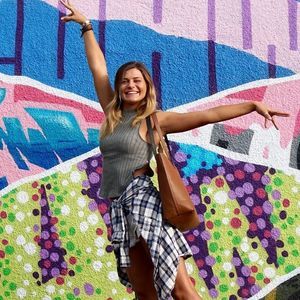 Meet your Posher, Kentia