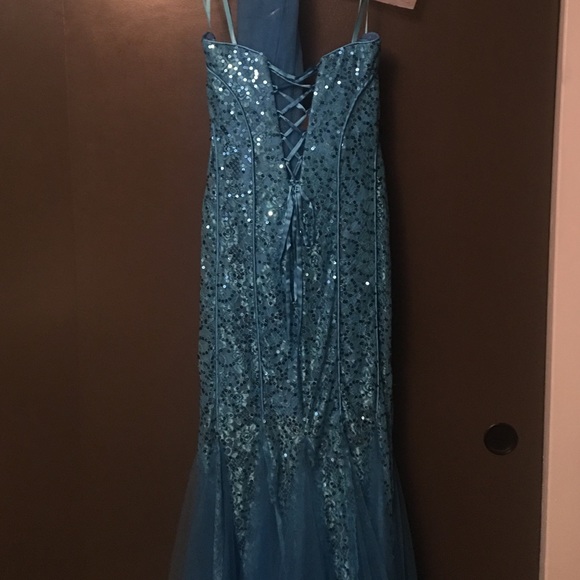 PROM DRESS - Picture 3 of 3