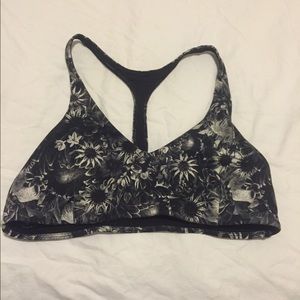 Lululemon bra with B/C cups inserted