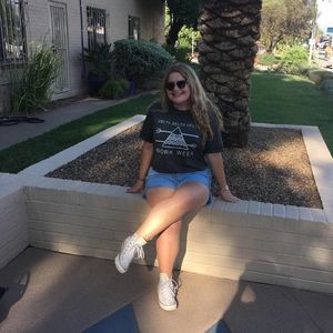 Meet your Posher, Danielle