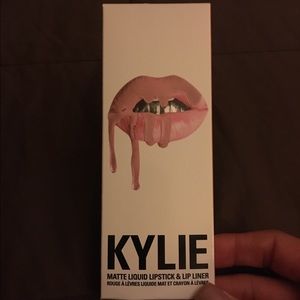 Kylie Matte lipstick and lip liner