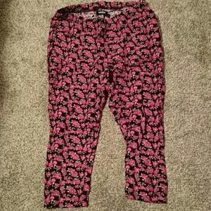 Lace leggings with pink roses