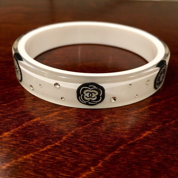 Auth Chanel Acrylic Bangle with Flowers & Crystals - Picture 2 of 4