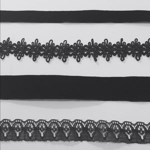 Black velvet choker