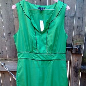 Banana republic green dress. Size 10. New with tag