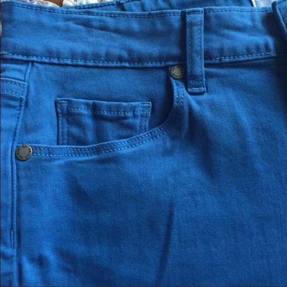 Paige cobalt blue stretch shorts! - Picture 4 of 4